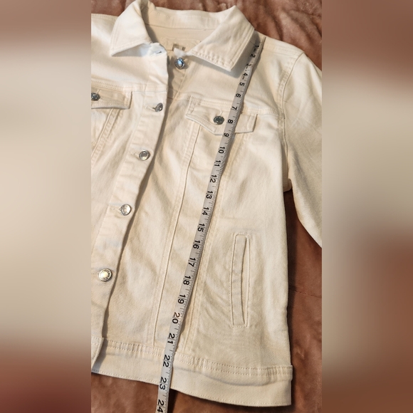 NWT- Maruices White Denim Jacket Size Large - Picture 10 of 12